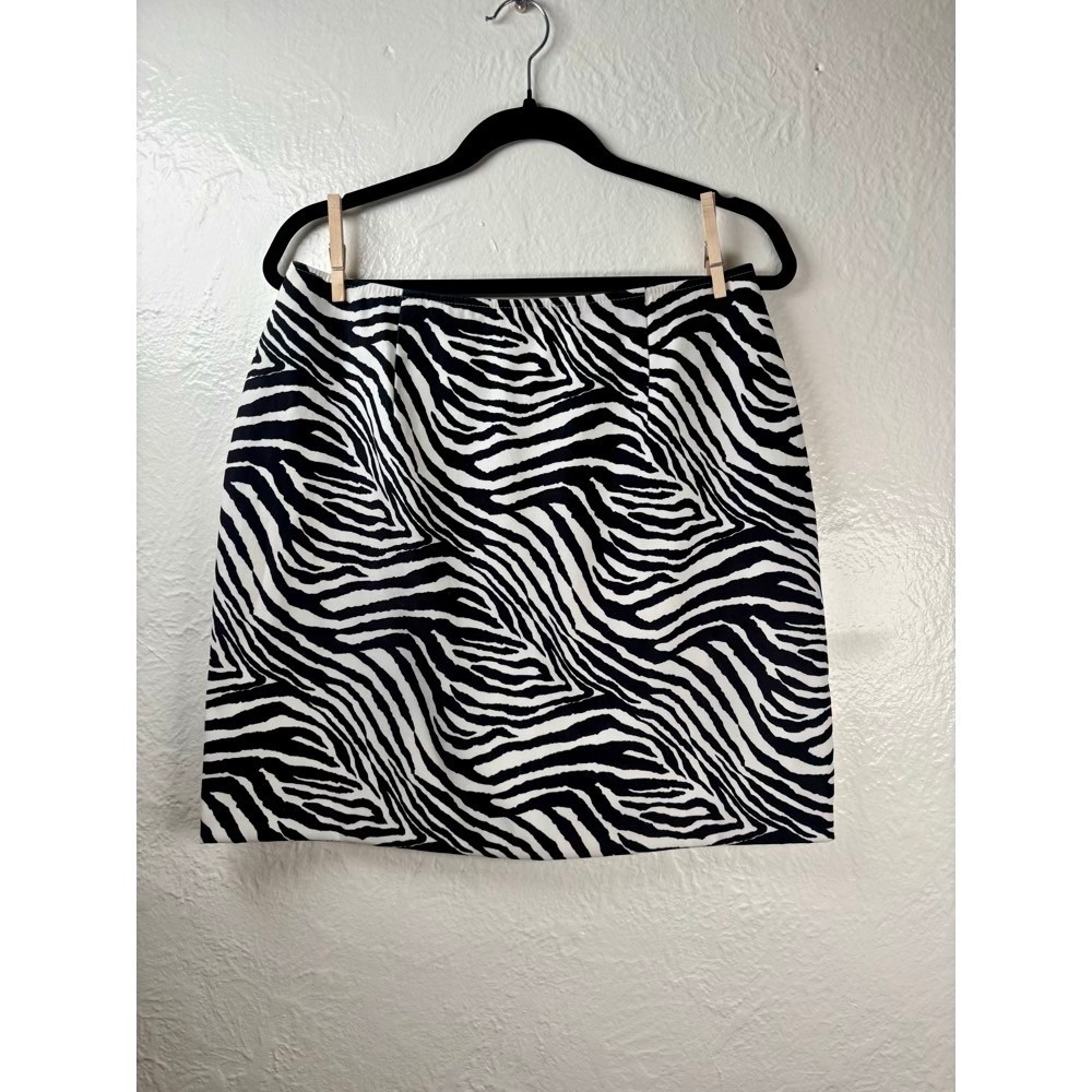Zebra Print Mini Skirt Juniors Size 13/14 Stretch Safari Jungle Y2K Trendy Bold